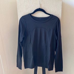 Lululemon black long sleeve top size 6